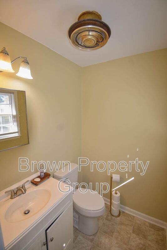 Building Photo - 1 Lee Ct