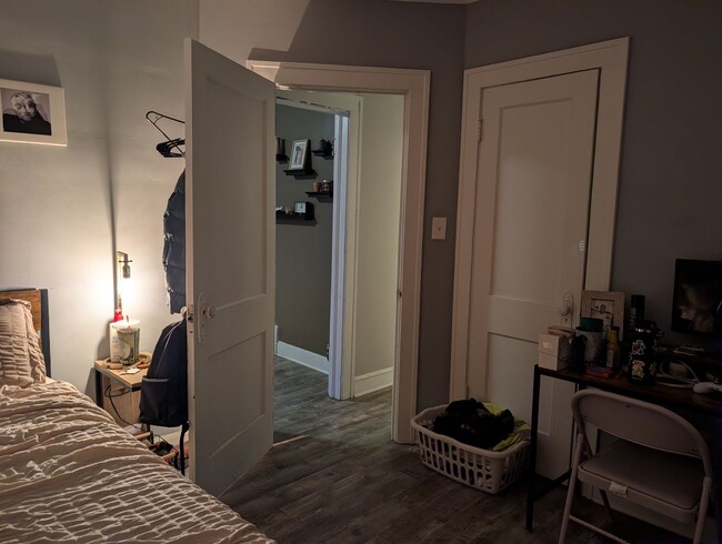 Building Photo - 2184 Wascana Ave