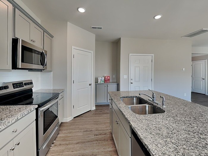 Building Photo - 708 Point Andrews Dr SW