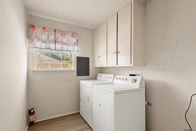 Building Photo - 5240 Heritage Dr