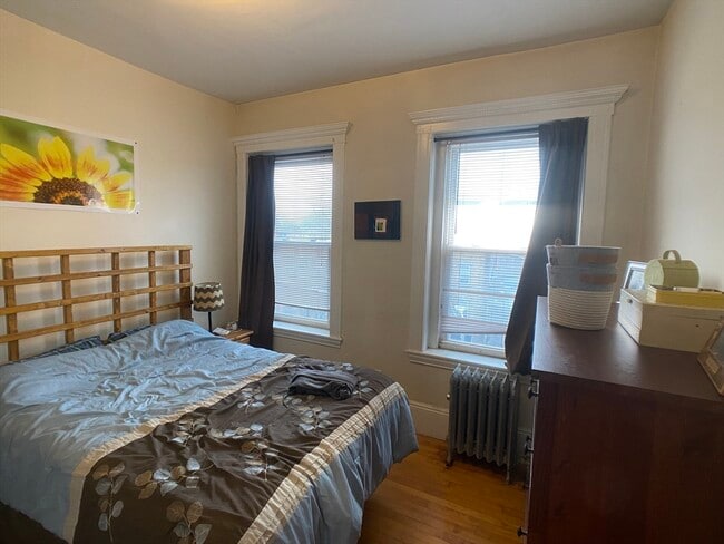 Building Photo - 590 Centre St