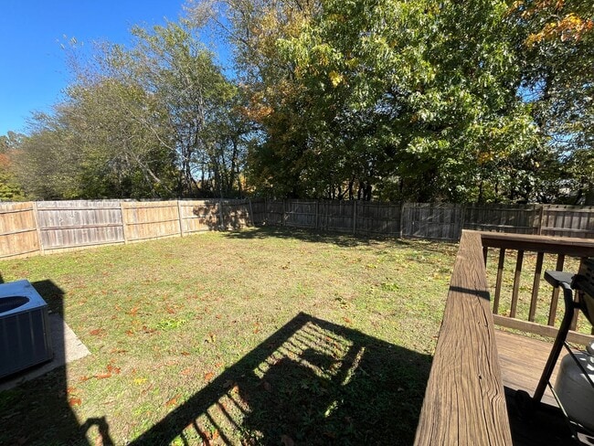 Building Photo - Charming 3-Bedroom Ranch in Prime Central ...