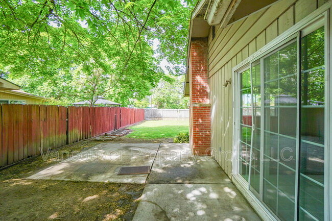 Building Photo - 7104 Louisiana Dr