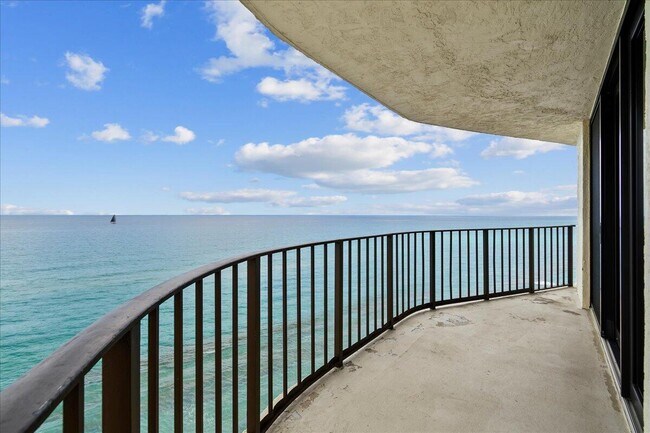 Building Photo - 5420 N Ocean Dr