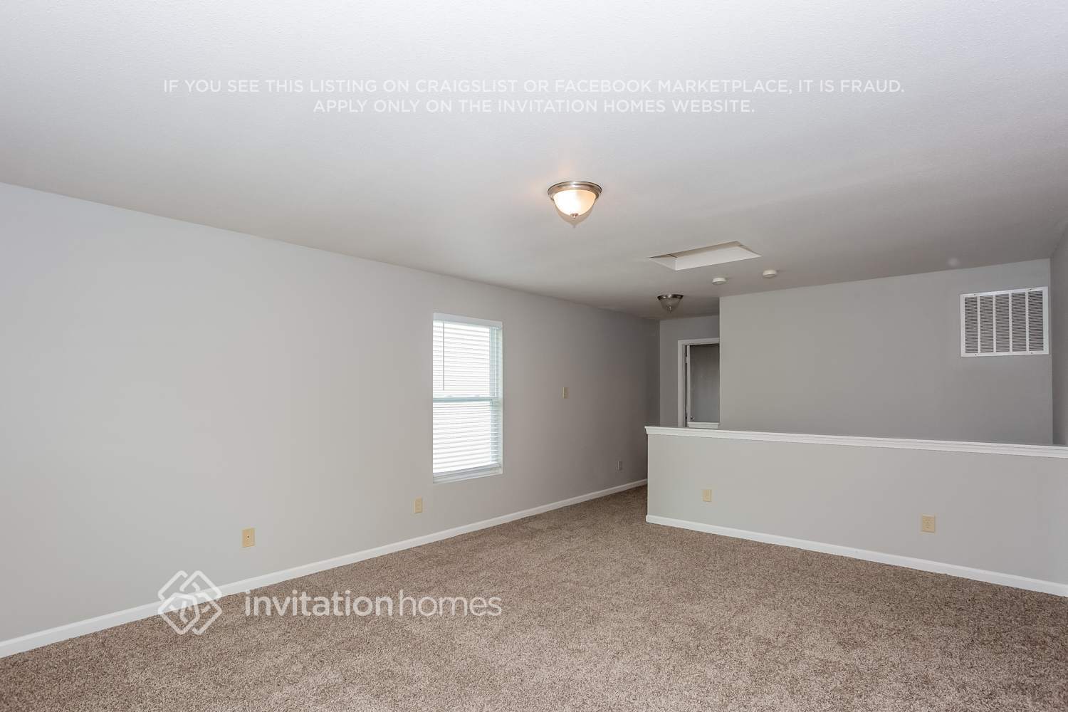 Building Photo - 952 Littleton Dr