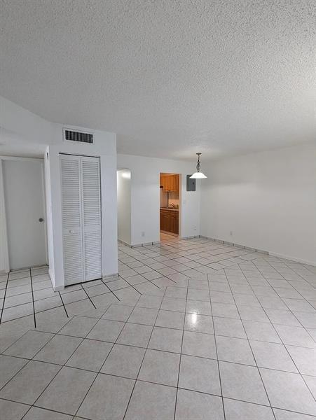 Building Photo - 6051 SW 41st St