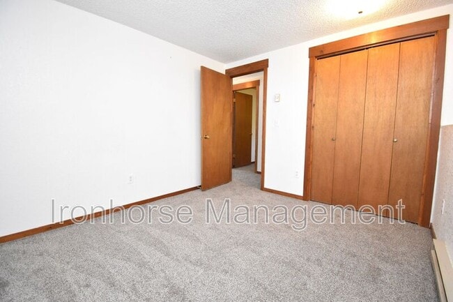 Building Photo - 119 S 15th Ave