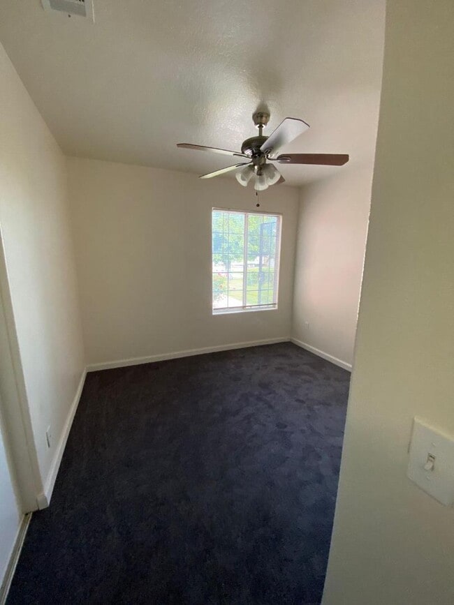 Building Photo - 4414 Royal Pine Cir