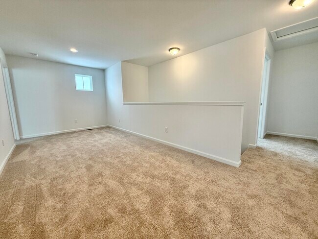 Building Photo - 6173 S Trailwoods Dr