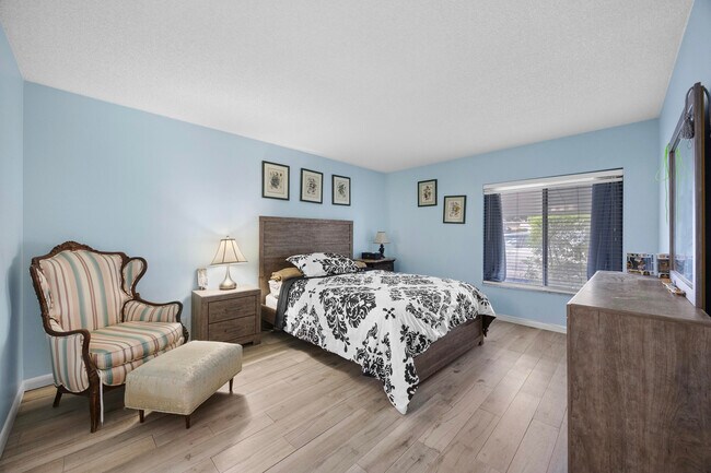 Building Photo - 2671 Boundbrook Blvd