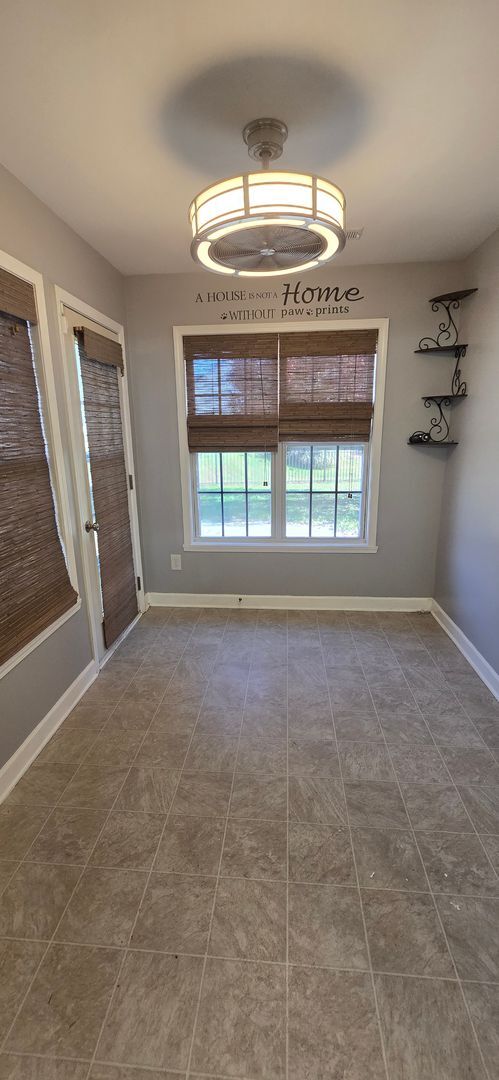 Building Photo - One Level Ranch