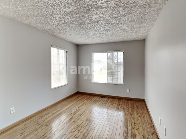 Building Photo - 1608 Bridle Post Drive Unit 10A