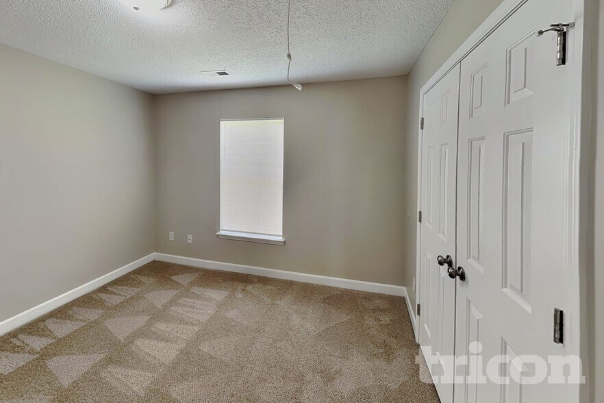 Building Photo - 4019 Cedarbark Drive Matthews NC