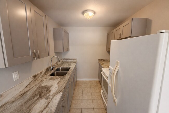 Building Photo - 2068 Franklin St