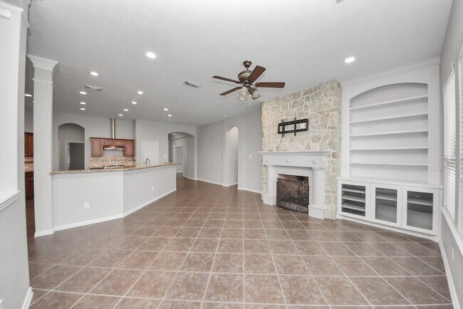 Building Photo - 18403 Sierra Falls Ct