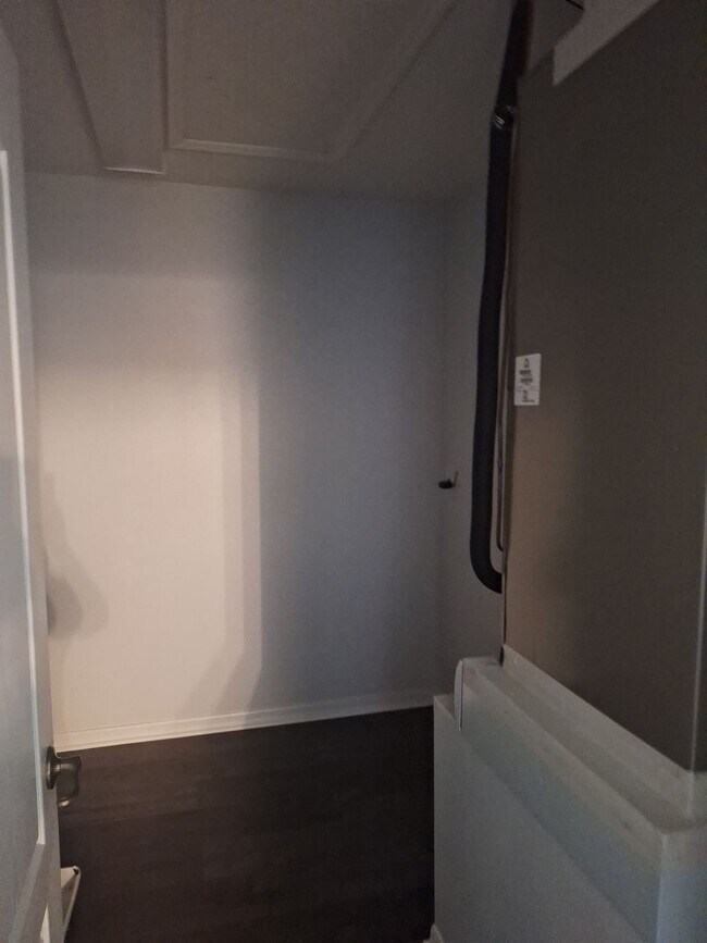 Building Photo - VA-VA ROOM! 5 BR  Home in Debary Country C...