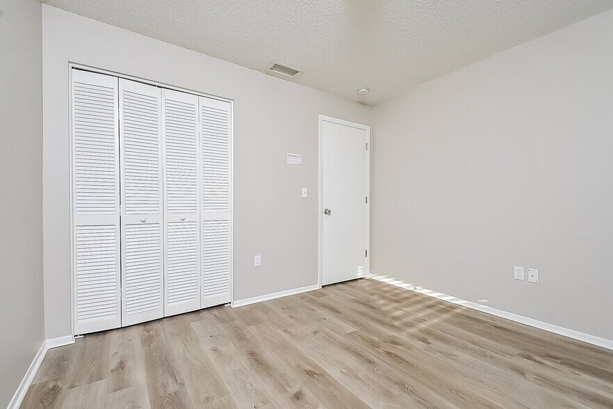Building Photo - 13208 Sharondale Ct