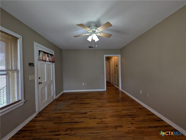 Building Photo - 1185 W Mill St