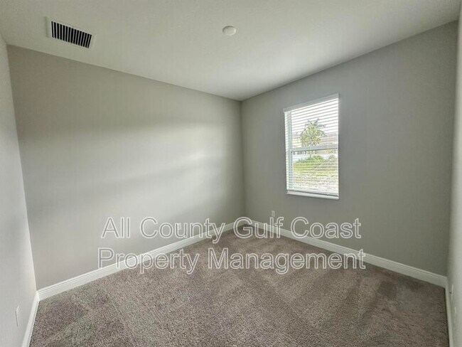 Building Photo - 8131 Tea Olive Ter