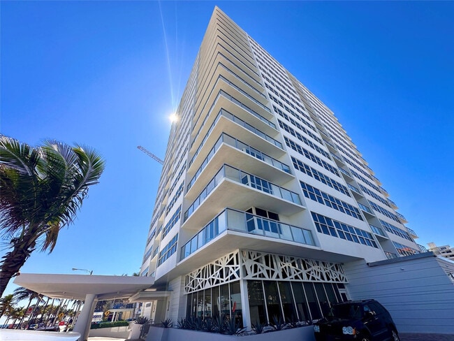 Building Photo - 209 N Fort Lauderdale Beach Blvd