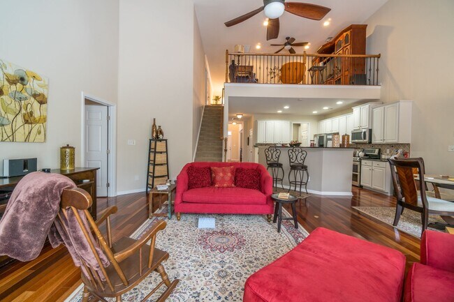 Building Photo - Luxury Golf Course Town Home with Master S...