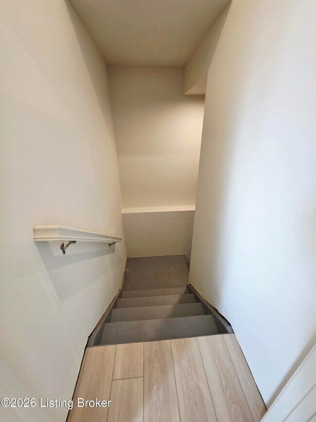 Building Photo - 17505 Shakes Creek Dr