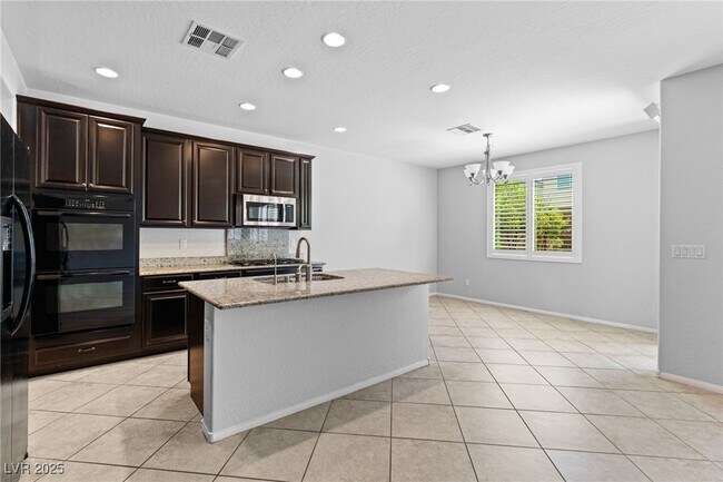 Building Photo - 10073 White Mulberry Dr
