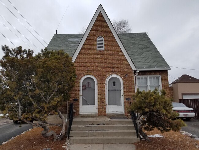 Primary Photo - 424 W Benton St