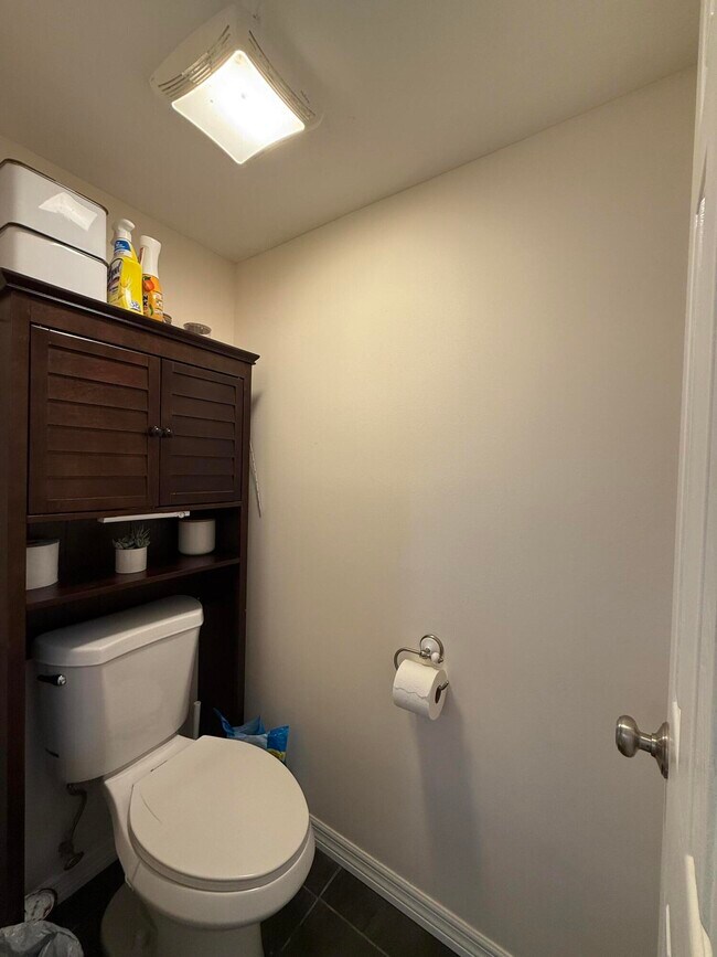 Building Photo - 1021 Springdale Cir