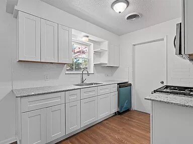 Building Photo - 1902 SE 4th St