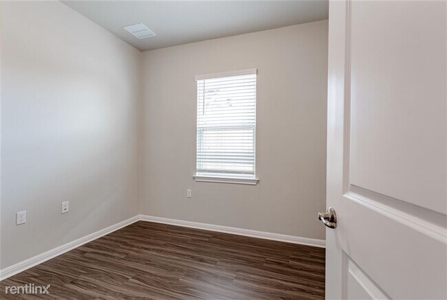 Building Photo - 9603 Grapevine Leaf Dr