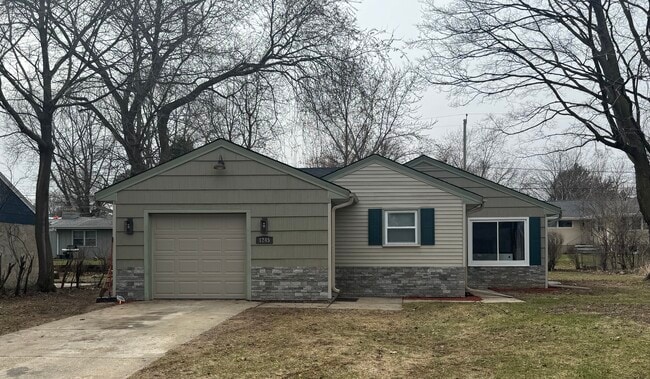 Building Photo - 1245 N 118th St