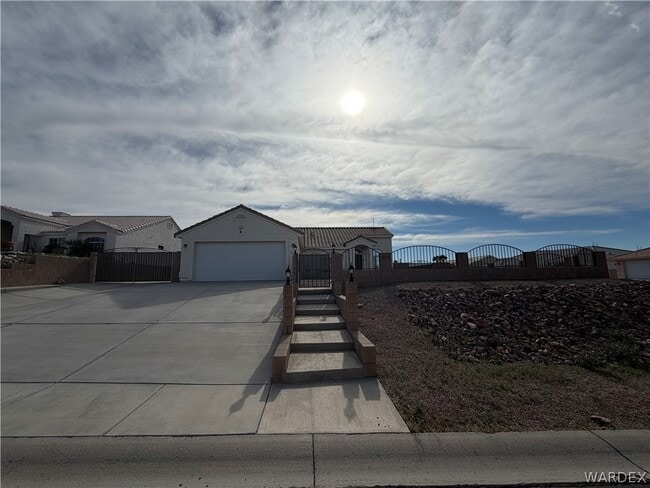 Building Photo - 2416 N Ridge Ave