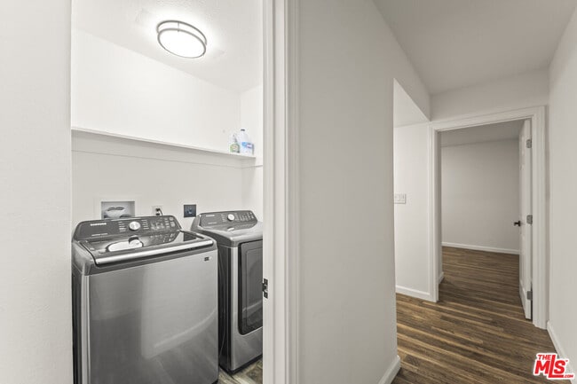 Building Photo - 11621 Sunshine Terrace