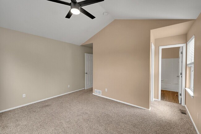 Building Photo - $3,495.00 - 5 Beds, 3.5 Baths, Single Fami...