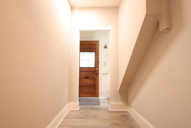 Building Photo - 31 Graham St