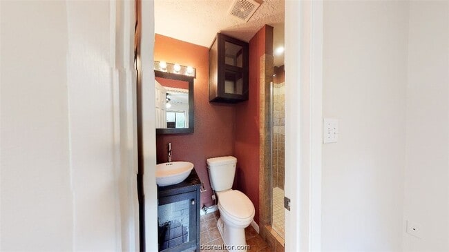 Building Photo - 1418 Magnolia Dr