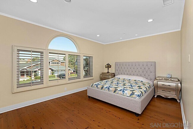 Building Photo - 927 Tingley Ln