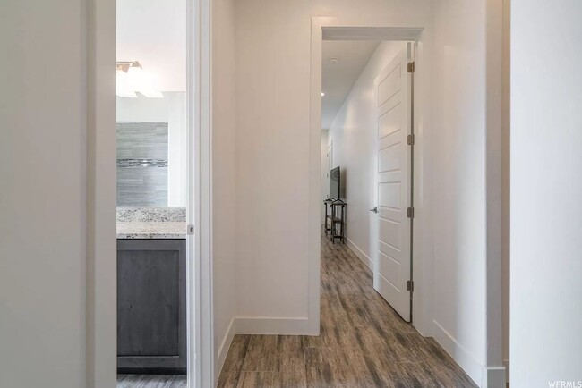 Building Photo - PETS ALLOWED!  Spacious & Modern 3-Bedroom...