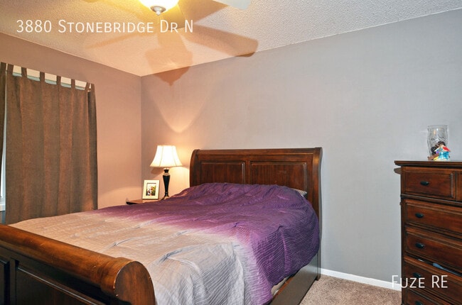 Building Photo - 3880 Stonebridge Dr N
