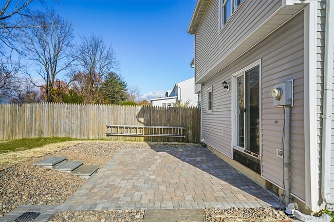 Building Photo - 333 Hudson Ave