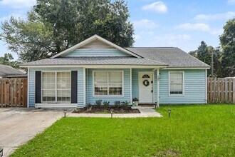 Building Photo - Updated Home on a Cul-de-sac!