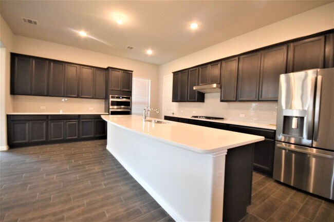 Building Photo - LOVELY FRISCO HOME IN GREAT NEIGHBORHOOD