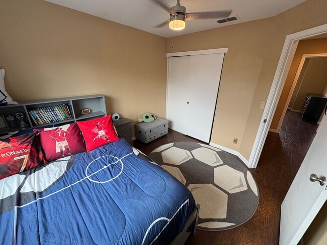 Building Photo - Beautiful 3 Bedroom 2.5 Bath Brentwood Home With SOLAR