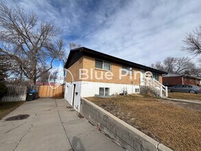 Building Photo - 660 1/2 Park Lane