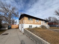 Building Photo - 660 1/2 Park Lane