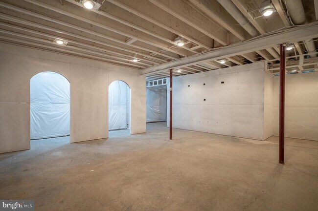 Building Photo - 13071 Haddonfield Ln