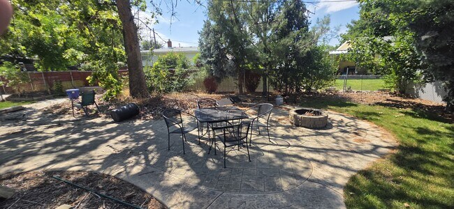 Building Photo - 2713 Dill Dr