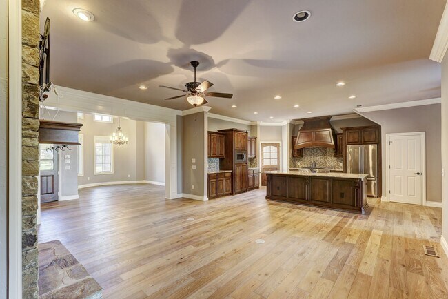 Building Photo - Luxury Living in Rosecreek – 4-Bedroom Home in Deer Creek Schools!