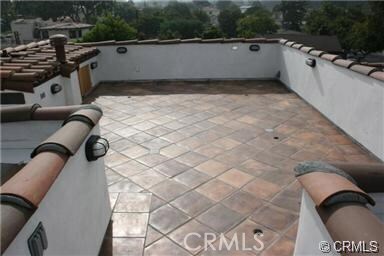 Building Photo - 221 Vía Alameda